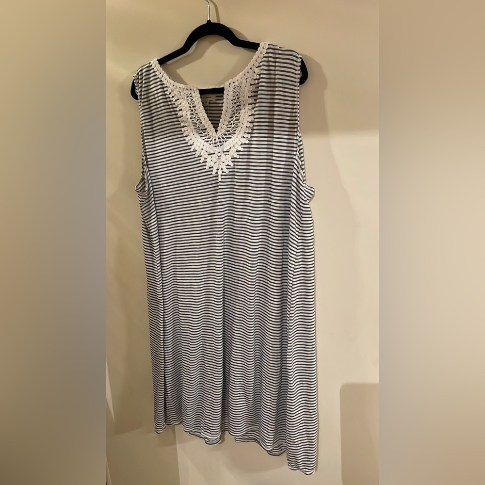 Sleeveless dress